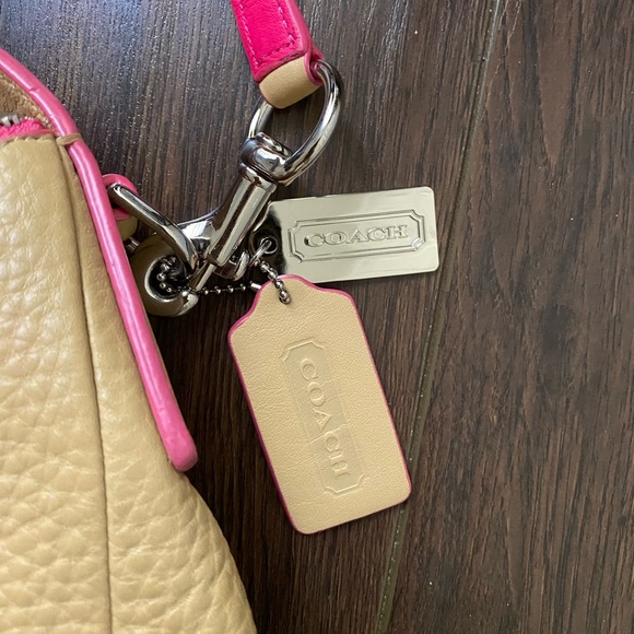 COACH NWOT Bleecker Sullivan edgepaint hobo. Soft pebble leather. - Picture 3 of 8